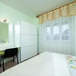 Apartment Cozy In With Wifi Pula