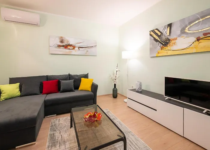 Apartman Lovely In With Wi-fi