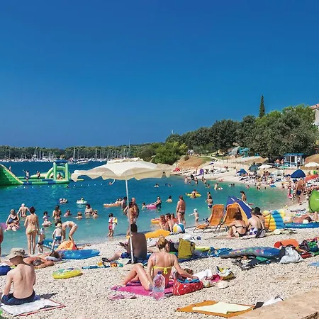 Apartment Lovely In With Wi-fi Pula