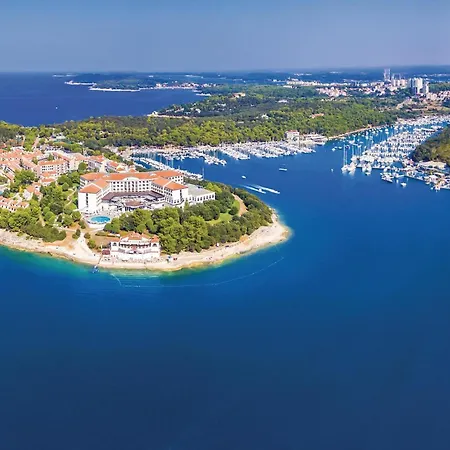 Lovely In With Wi-fi Apartment *