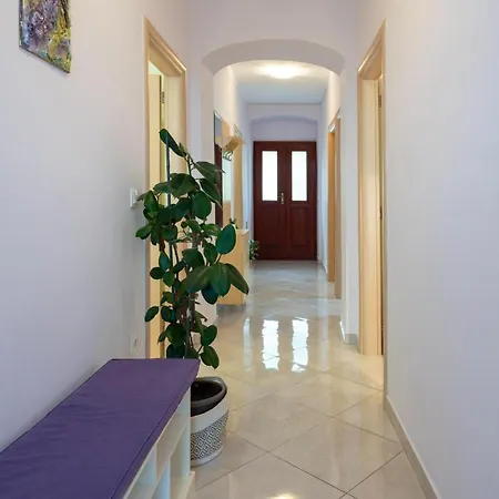 Lovely In With Wi-fi * Pula