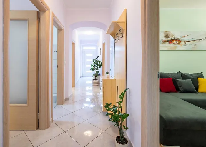 Lovely In With Wi-fi Apartment