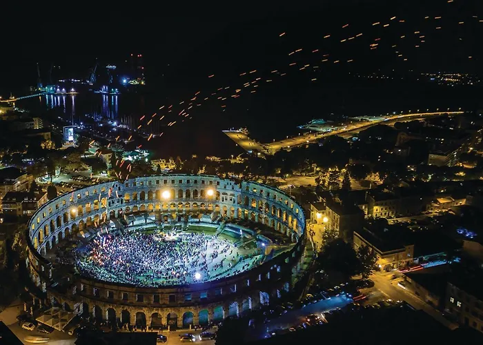 Apartment Lovely In With Wi-fi Pula